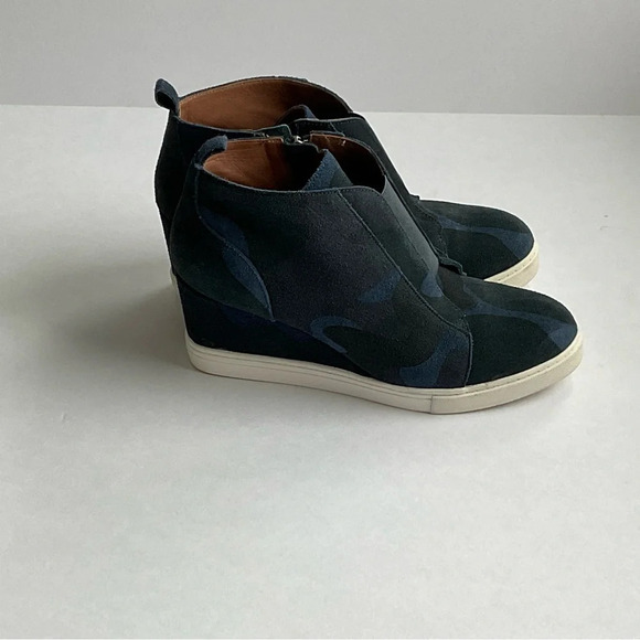Linea Paolo Womens Felicia Wedge Sneaker 6M Blue Camo Suede Ankle Zip Streetwear - Picture 6 of 13